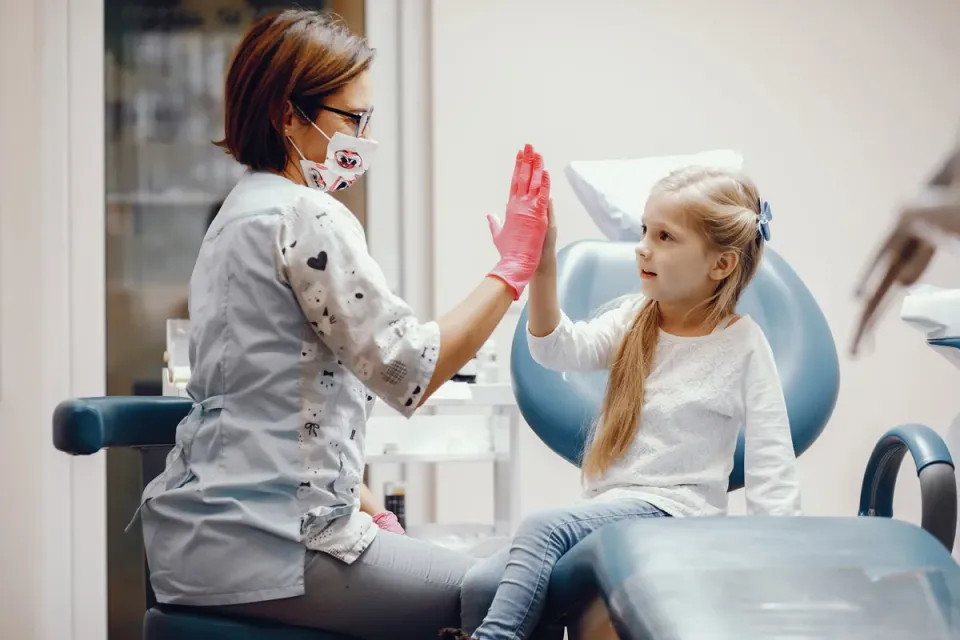 Procedura di sigillatura dei denti nei bambini – Firenze
